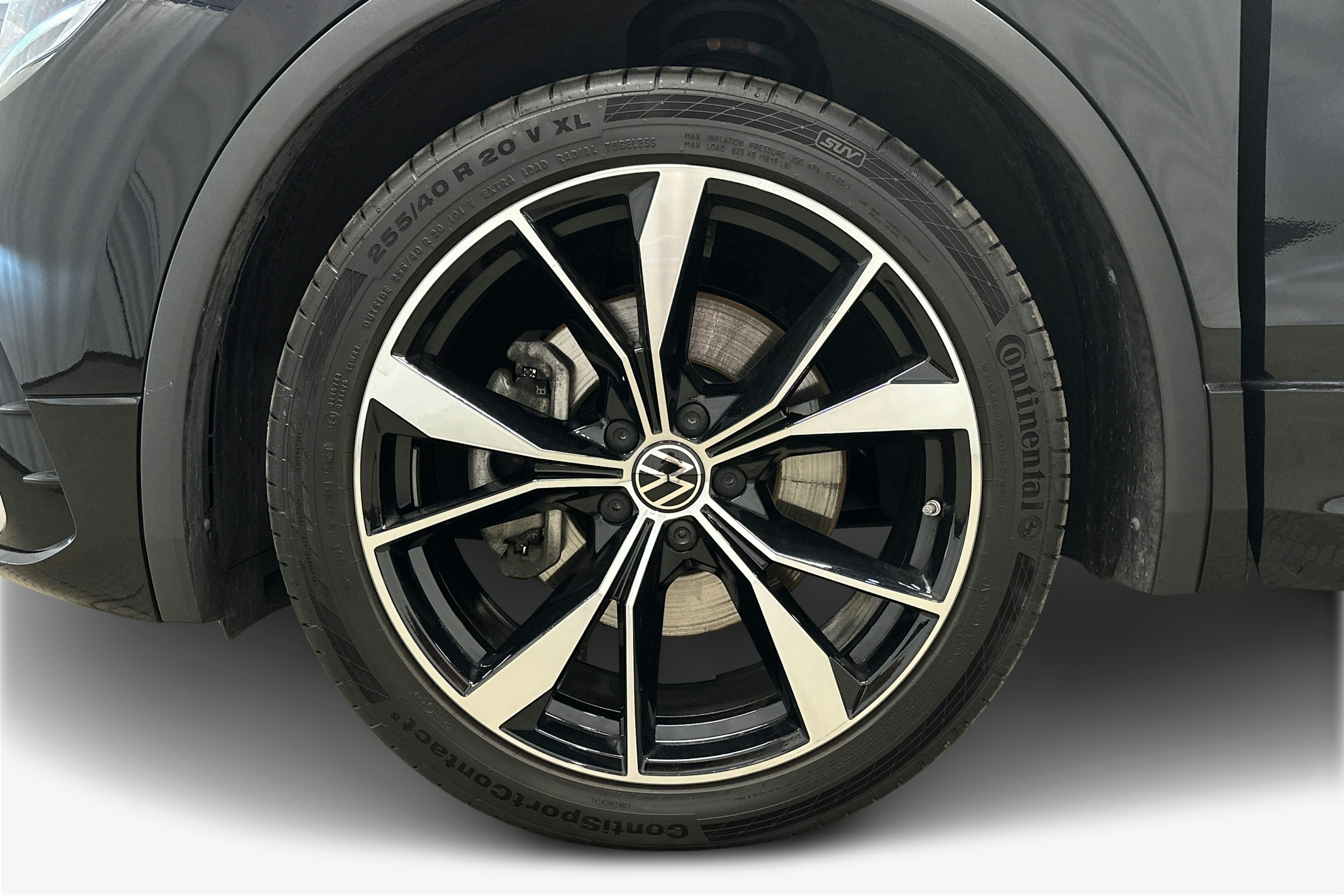 musta Volkswagen Tiguan 2024 kuva 29.