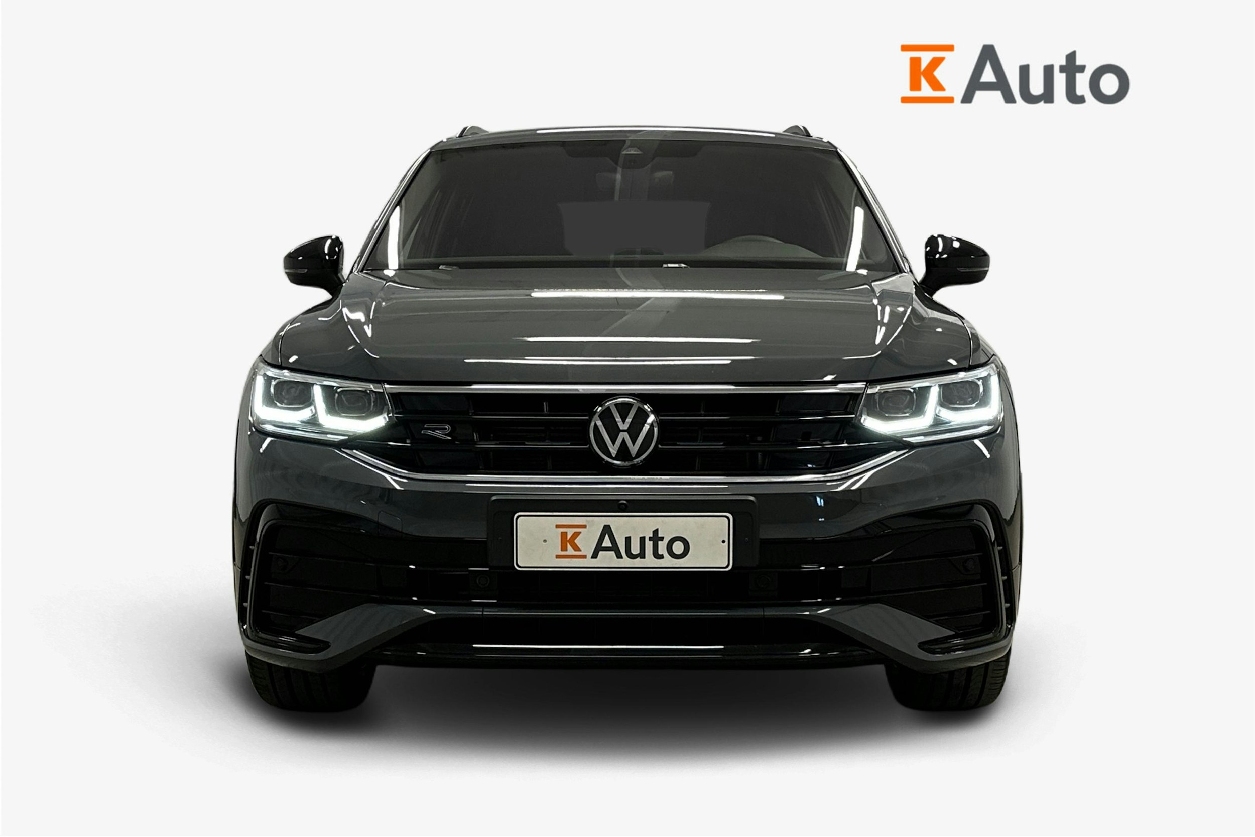 harmaa Volkswagen Tiguan 2024 kuva 4.