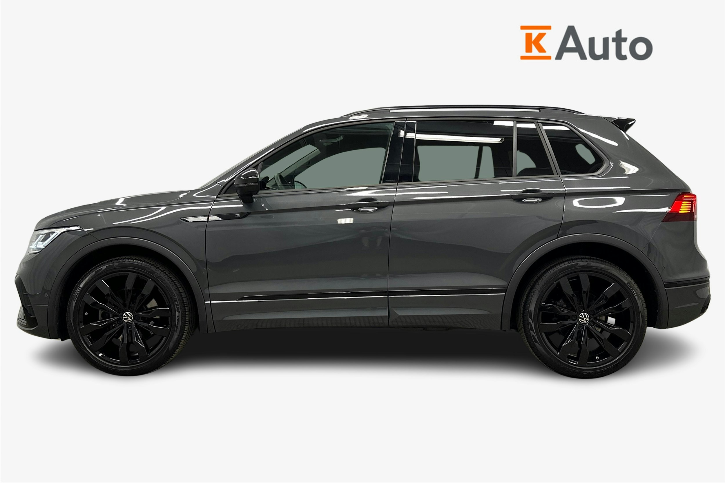 harmaa Volkswagen Tiguan 2024 kuva 5.