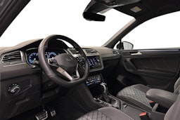 harmaa Volkswagen Tiguan 2024 kuva 6.