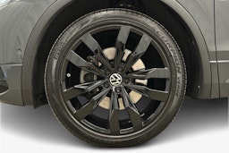 harmaa Volkswagen Tiguan 2024 kuva 9.
