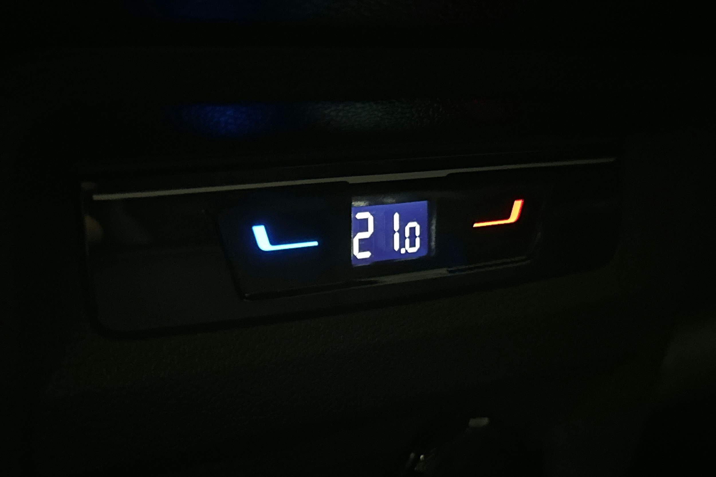 harmaa Volkswagen Tiguan 2024 kuva 14.