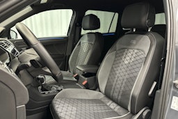 harmaa Volkswagen Tiguan 2024 kuva 15.