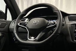 harmaa Volkswagen Tiguan 2024 kuva 16.