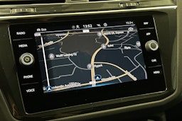 harmaa Volkswagen Tiguan 2024 kuva 20.