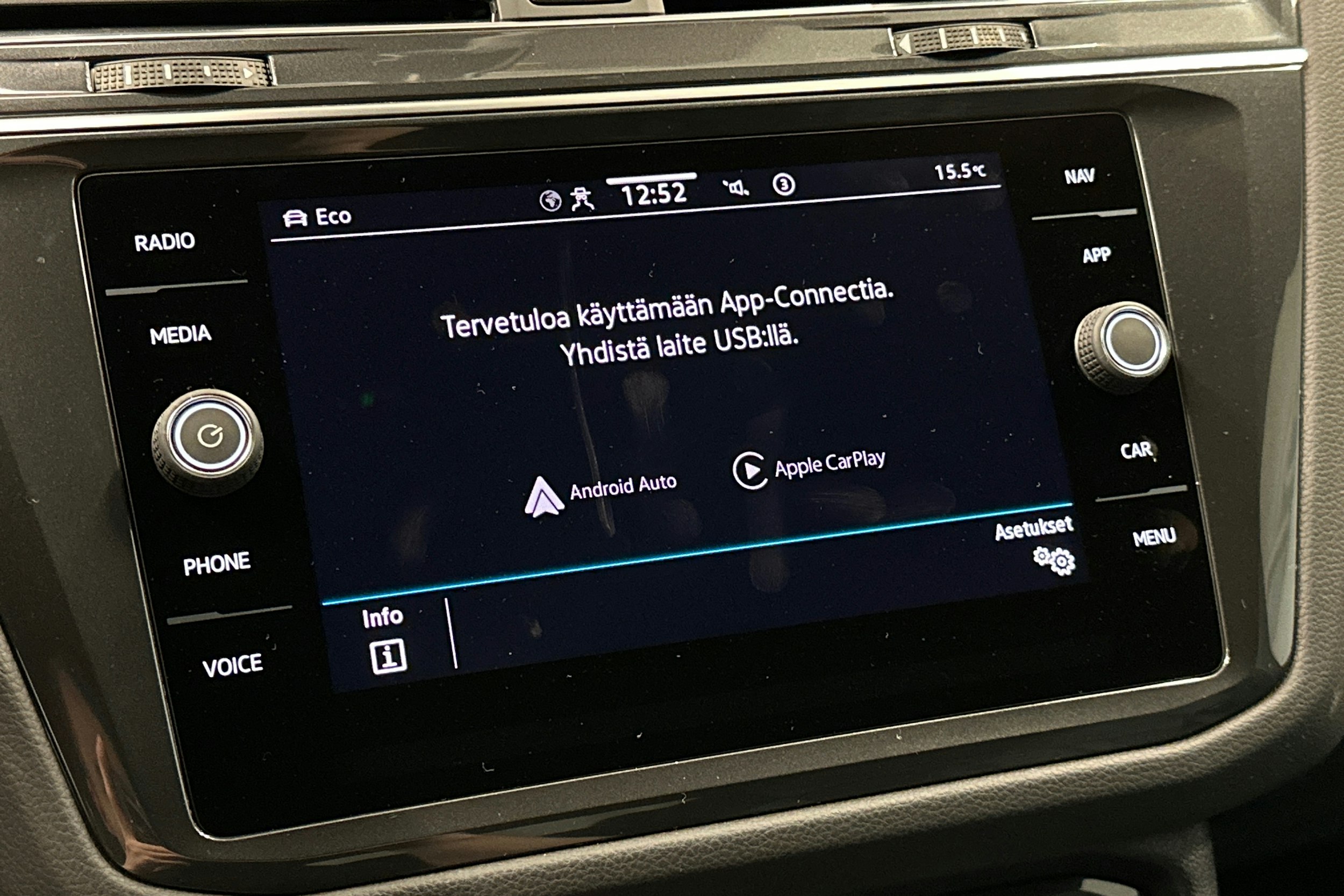 harmaa Volkswagen Tiguan 2024 kuva 21.
