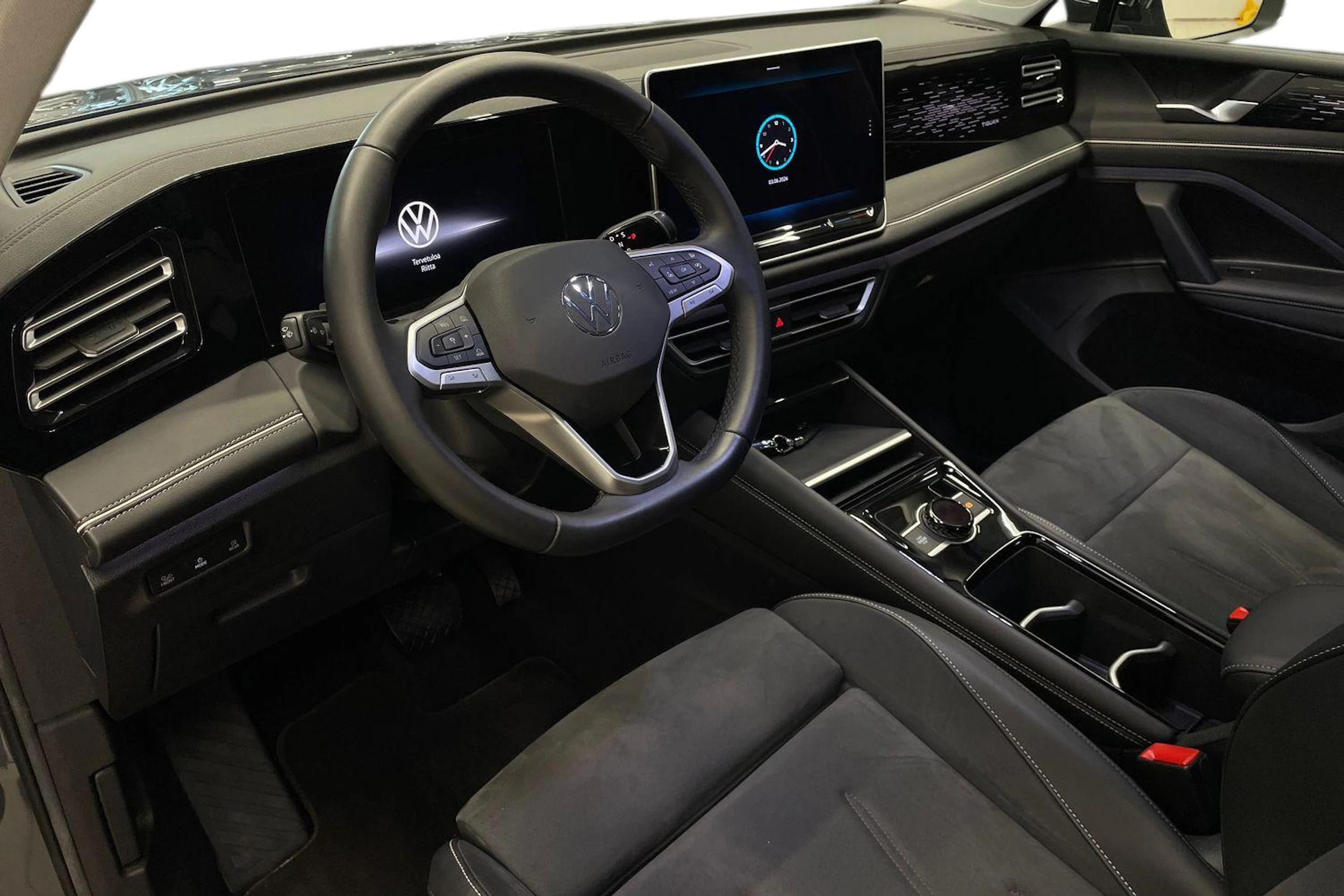 Oranssi Volkswagen Tiguan 2024 kuva 6.