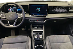 Oranssi Volkswagen Tiguan 2024 kuva 7.