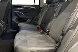 Oranssi Volkswagen Tiguan 2024 kuva 8.