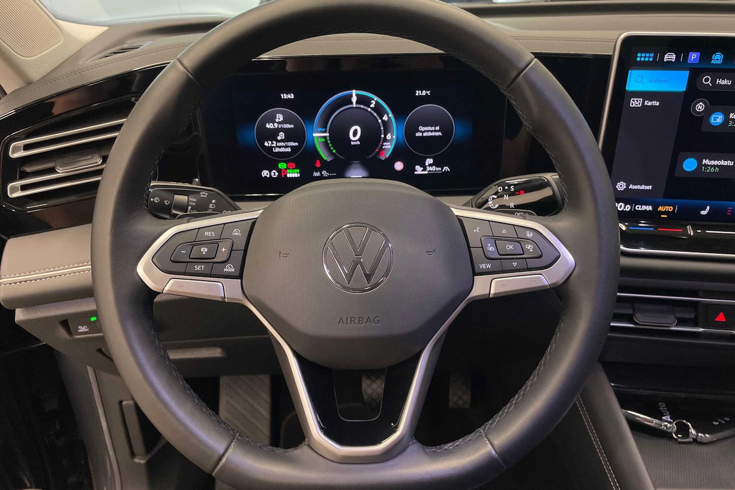 Oranssi Volkswagen Tiguan 2024 kuva 13.