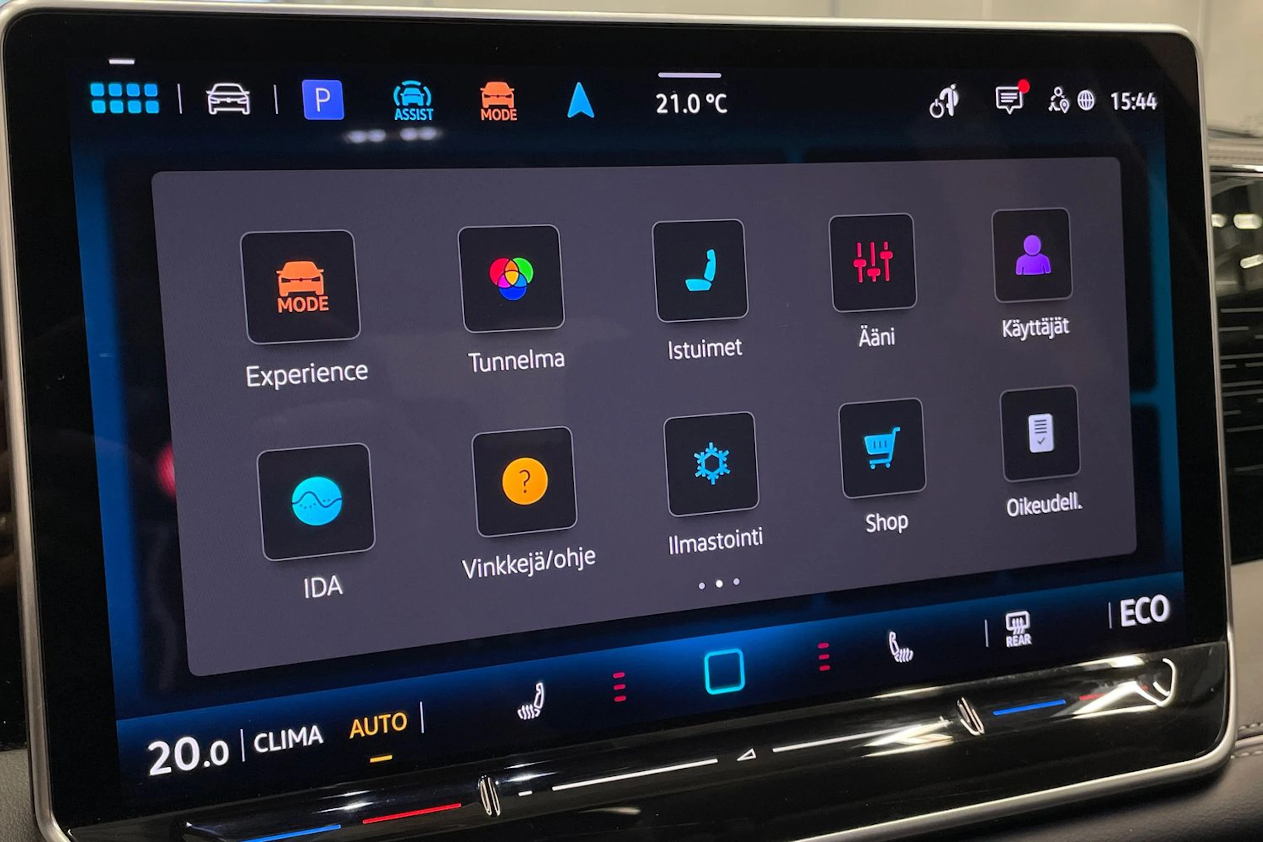 Oranssi Volkswagen Tiguan 2024 kuva 21.