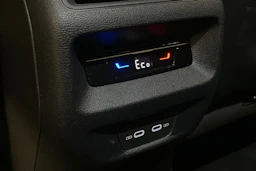 Oranssi Volkswagen Tiguan 2024 kuva 22.