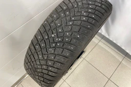 Oranssi Volkswagen Tiguan 2024 kuva 26.