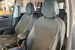 oranssi Volkswagen Tiguan 2024 kuva 11.