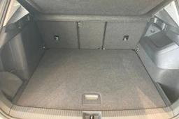 oranssi Volkswagen Tiguan 2024 kuva 21.