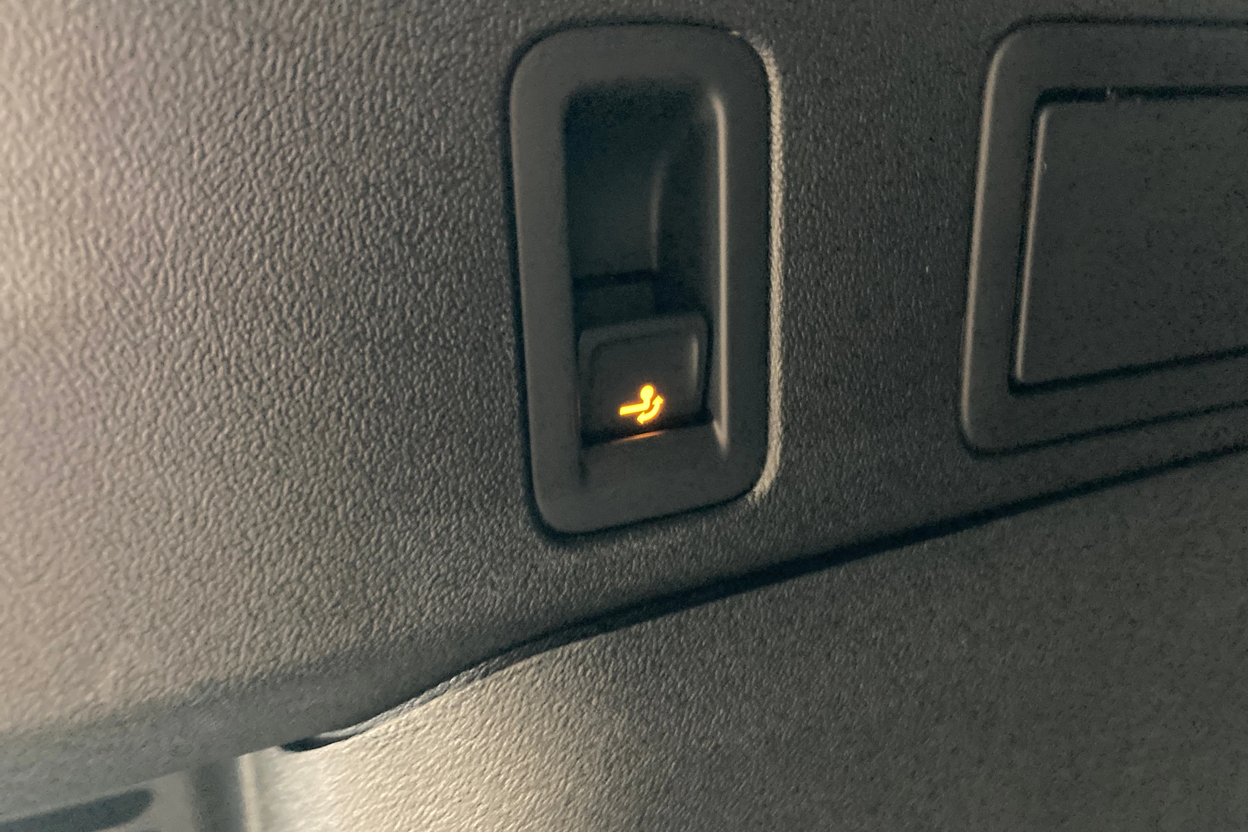 oranssi Volkswagen Tiguan 2024 kuva 22.