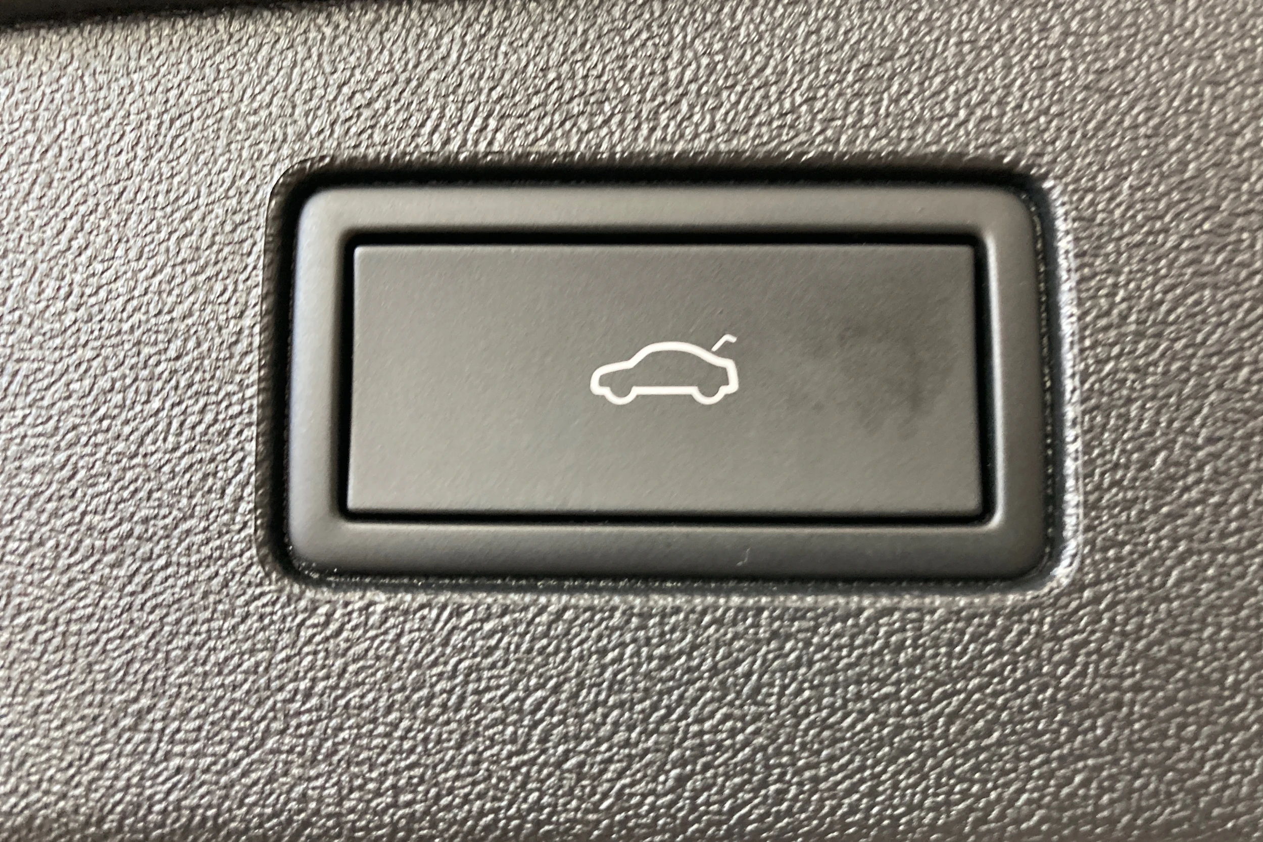 oranssi Volkswagen Tiguan 2024 kuva 24.