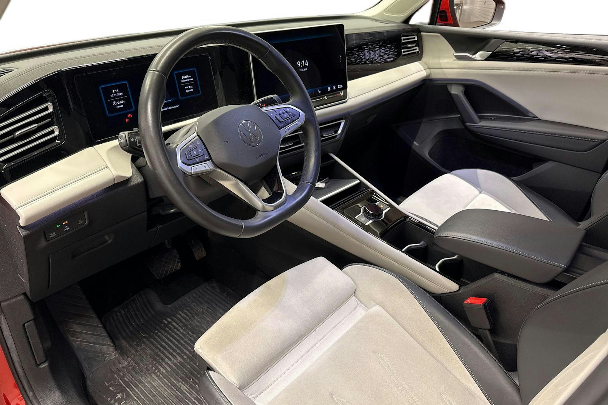 met. oranssi Volkswagen Tiguan 2024 kuva 7.