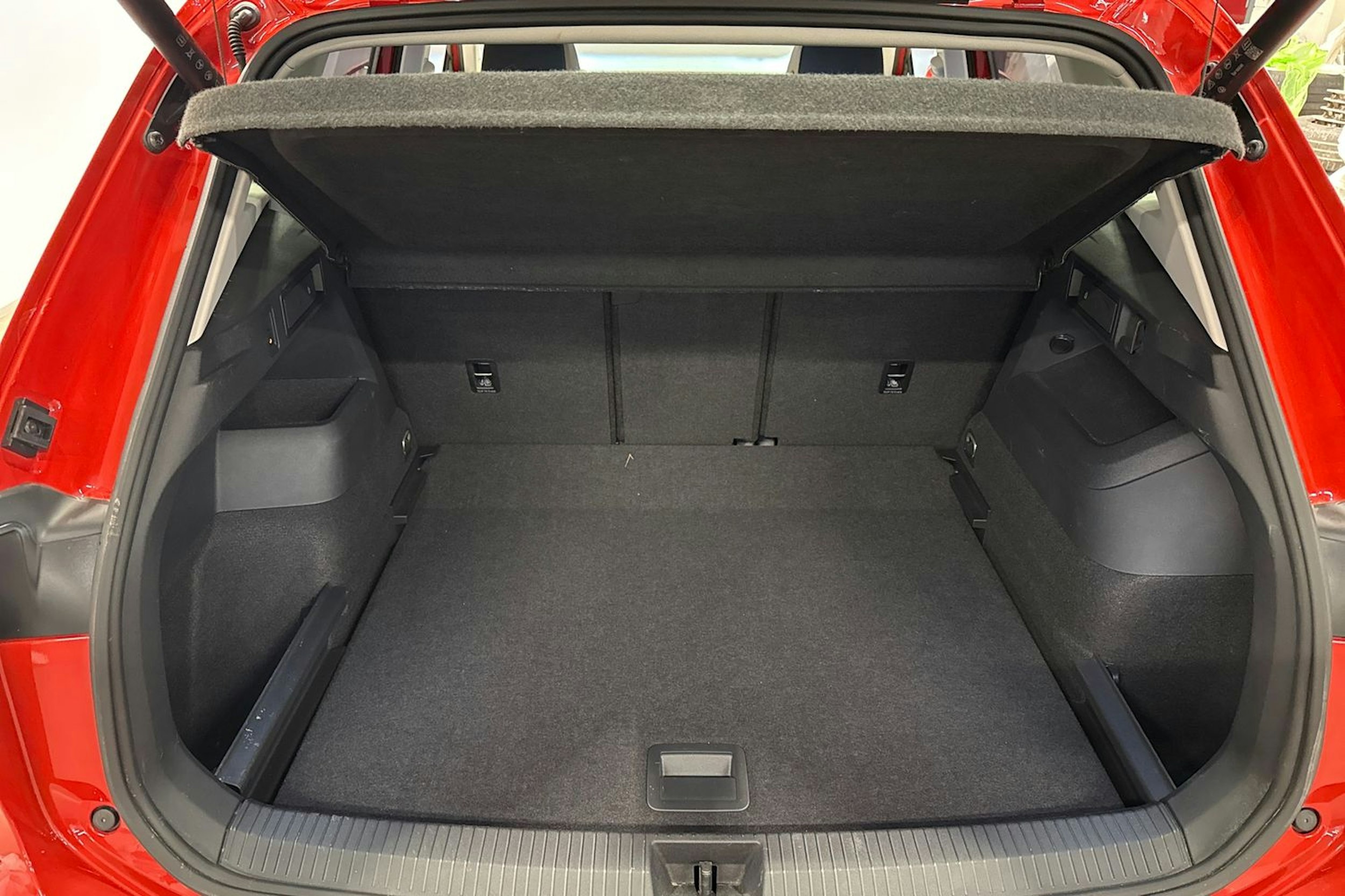 met. oranssi Volkswagen Tiguan 2024 kuva 16.