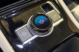 met. oranssi Volkswagen Tiguan 2024 kuva 22.