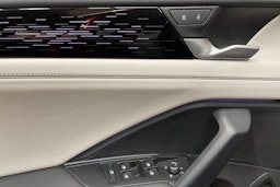 met. oranssi Volkswagen Tiguan 2024 kuva 31.