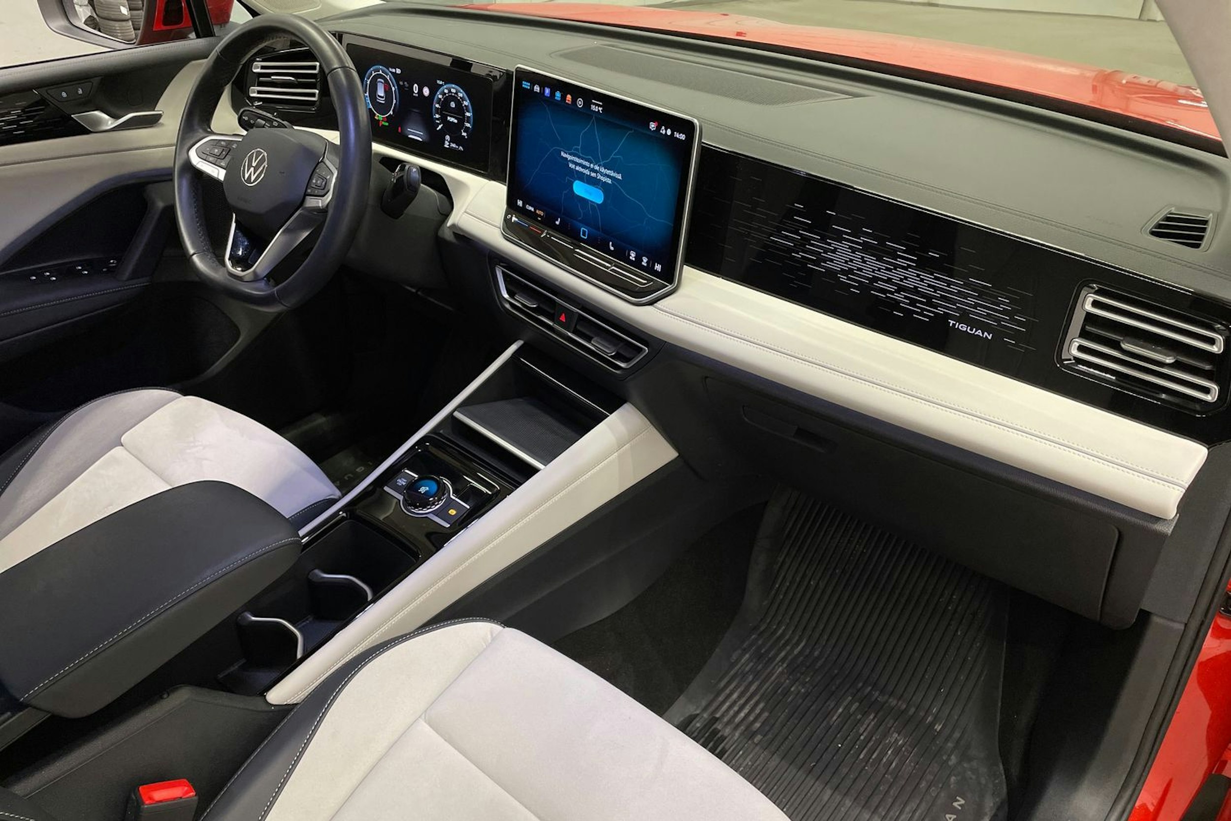 met. oranssi Volkswagen Tiguan 2024 kuva 35.