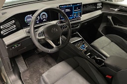 vihreä Volkswagen Tiguan 2024 kuva 7.