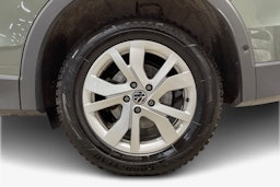 vihreä Volkswagen Tiguan 2024 kuva 11.