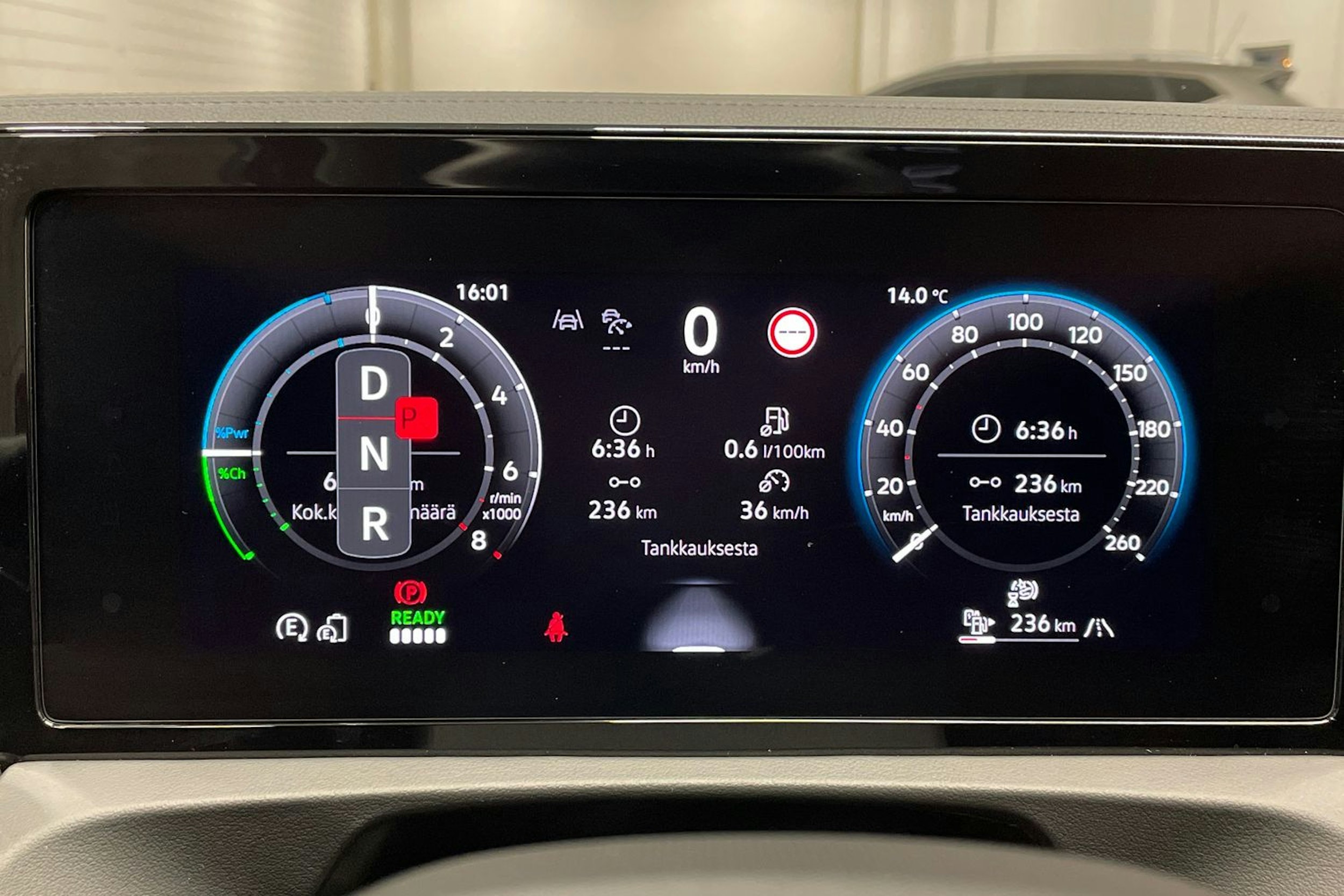 vihreä Volkswagen Tiguan 2024 kuva 16.