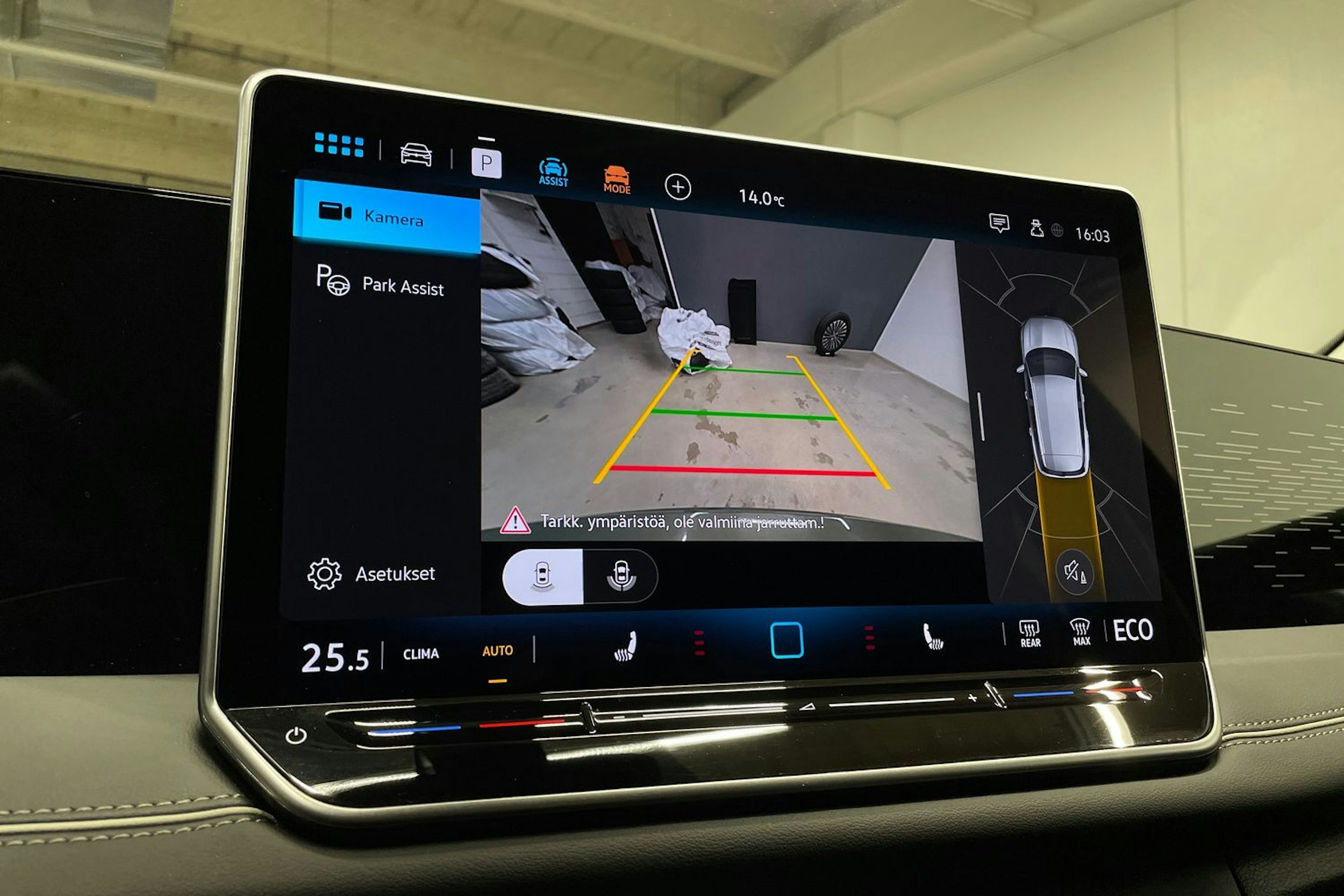 vihreä Volkswagen Tiguan 2024 kuva 22.