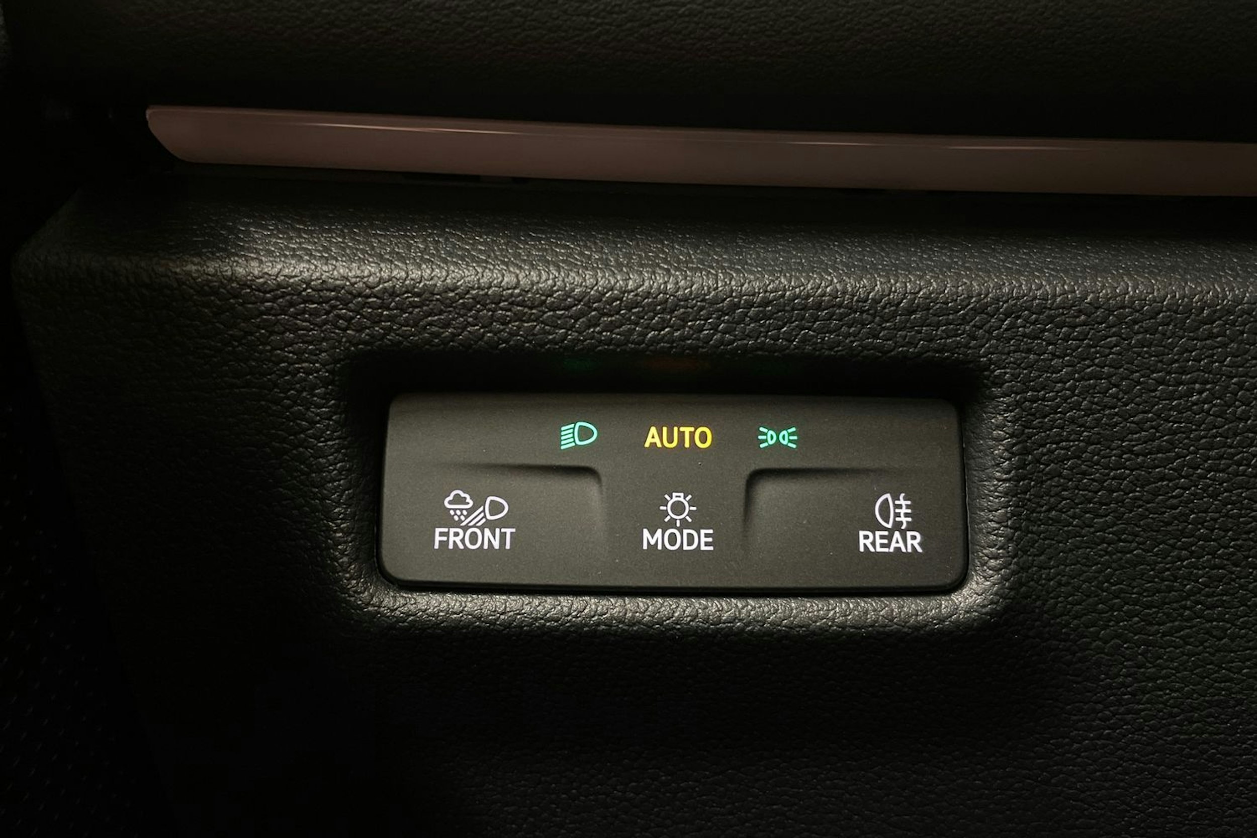 vihreä Volkswagen Tiguan 2024 kuva 24.