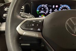 vihreä Volkswagen Tiguan 2024 kuva 25.