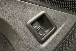 vihreä Volkswagen Tiguan 2024 kuva 27.