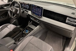 vihreä Volkswagen Tiguan 2024 kuva 31.