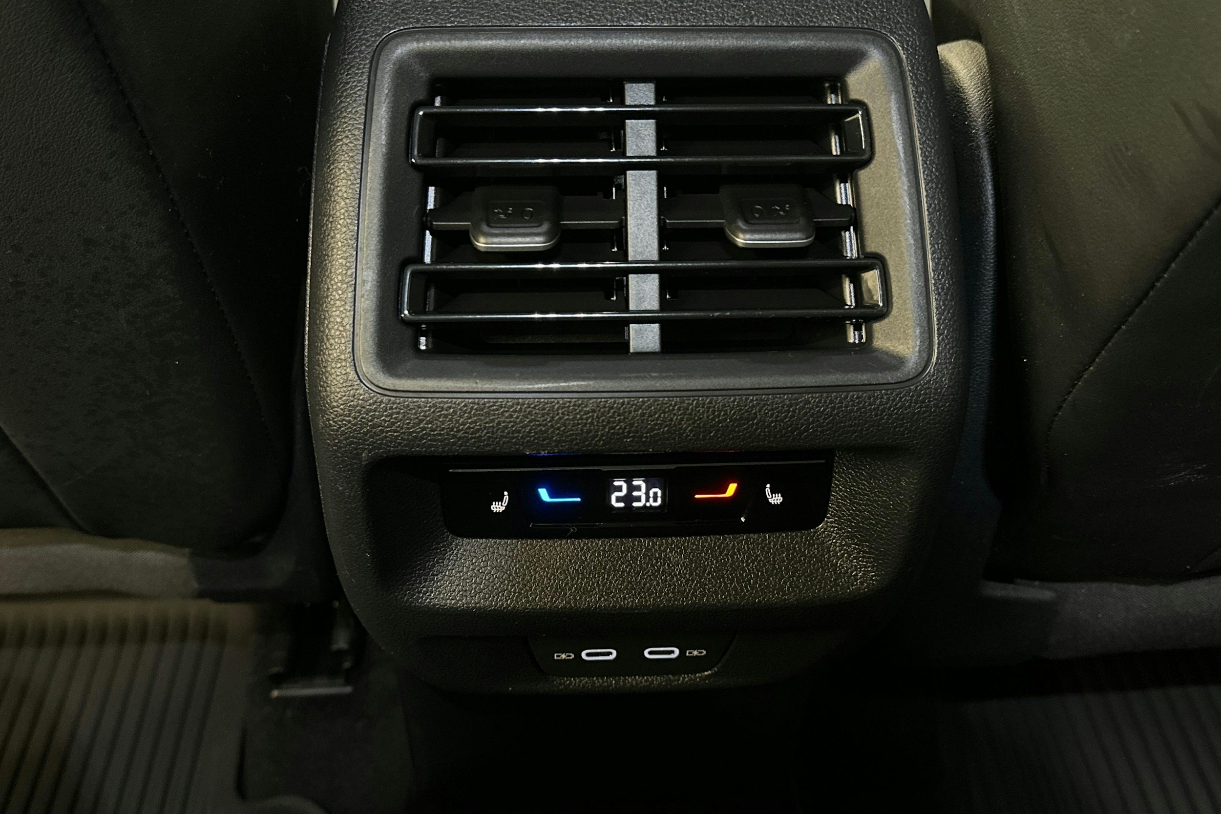 harmaa metalliväri Volkswagen Tiguan 2024 kuva 11.