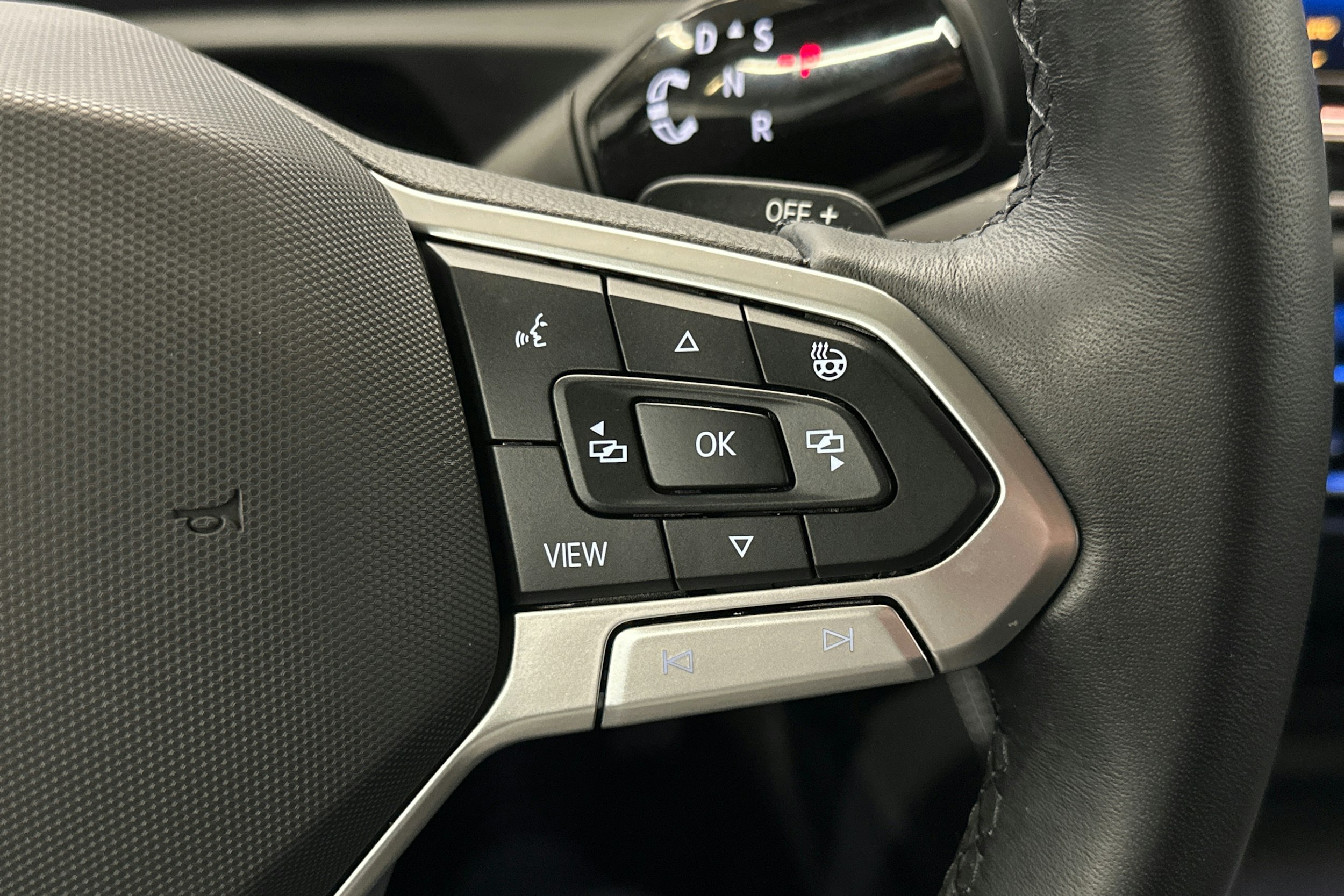 harmaa metalliväri Volkswagen Tiguan 2024 kuva 19.