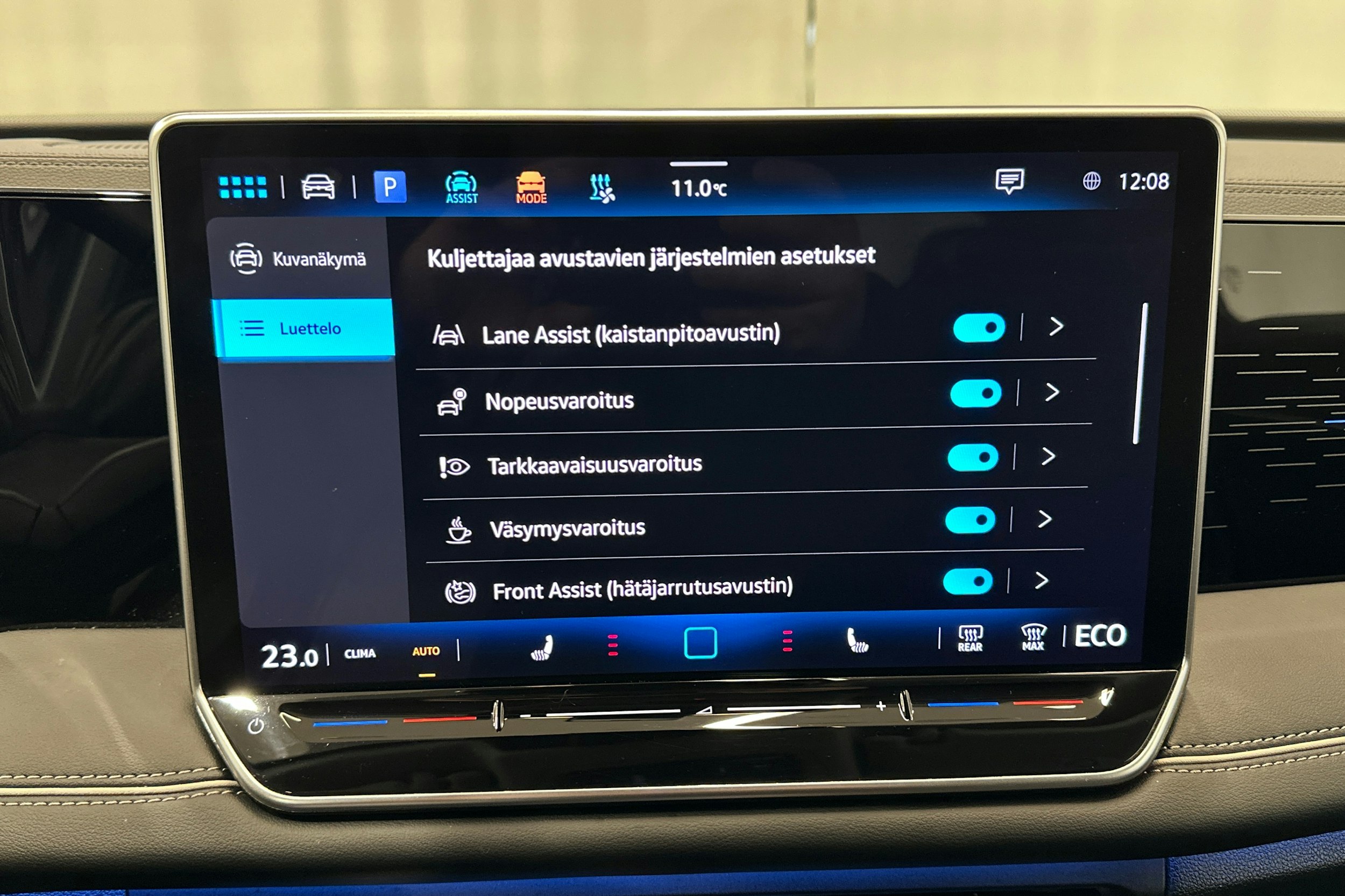 harmaa metalliväri Volkswagen Tiguan 2024 kuva 23.