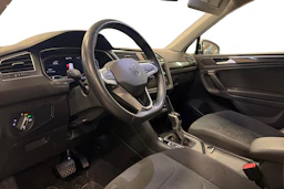 valkoinen Volkswagen Tiguan 2024 kuva 3.