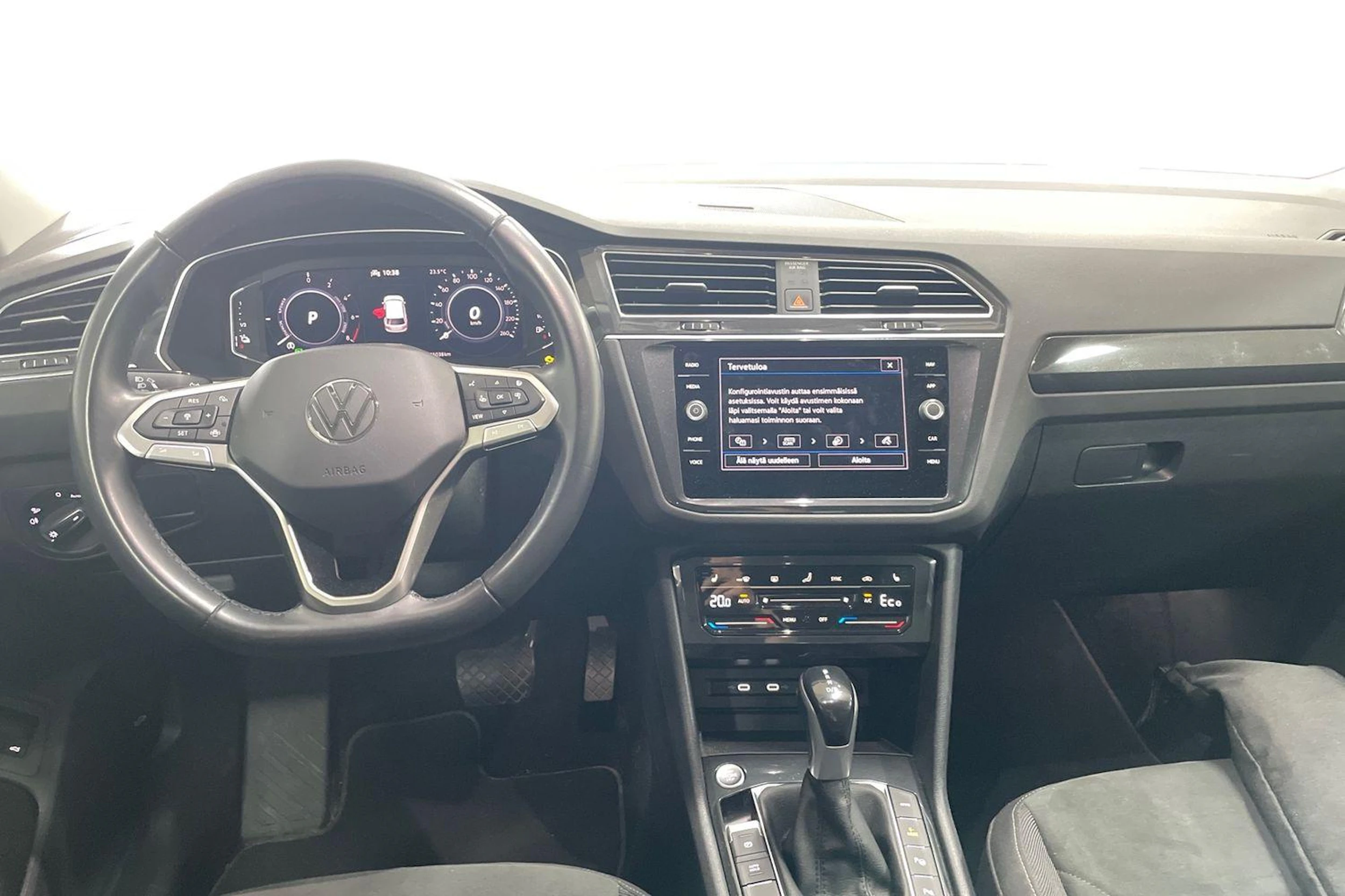 valkoinen Volkswagen Tiguan 2024 kuva 7.