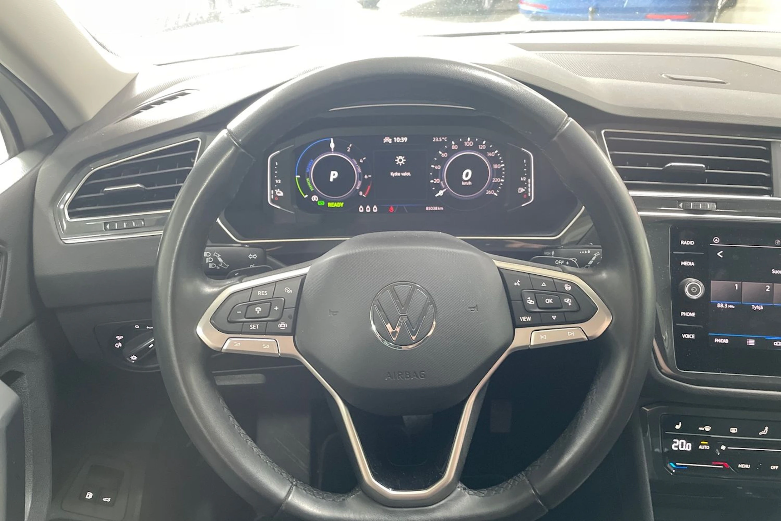 valkoinen Volkswagen Tiguan 2024 kuva 13.