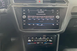 valkoinen Volkswagen Tiguan 2024 kuva 14.