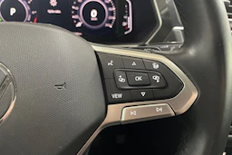 valkoinen Volkswagen Tiguan 2024 kuva 16.
