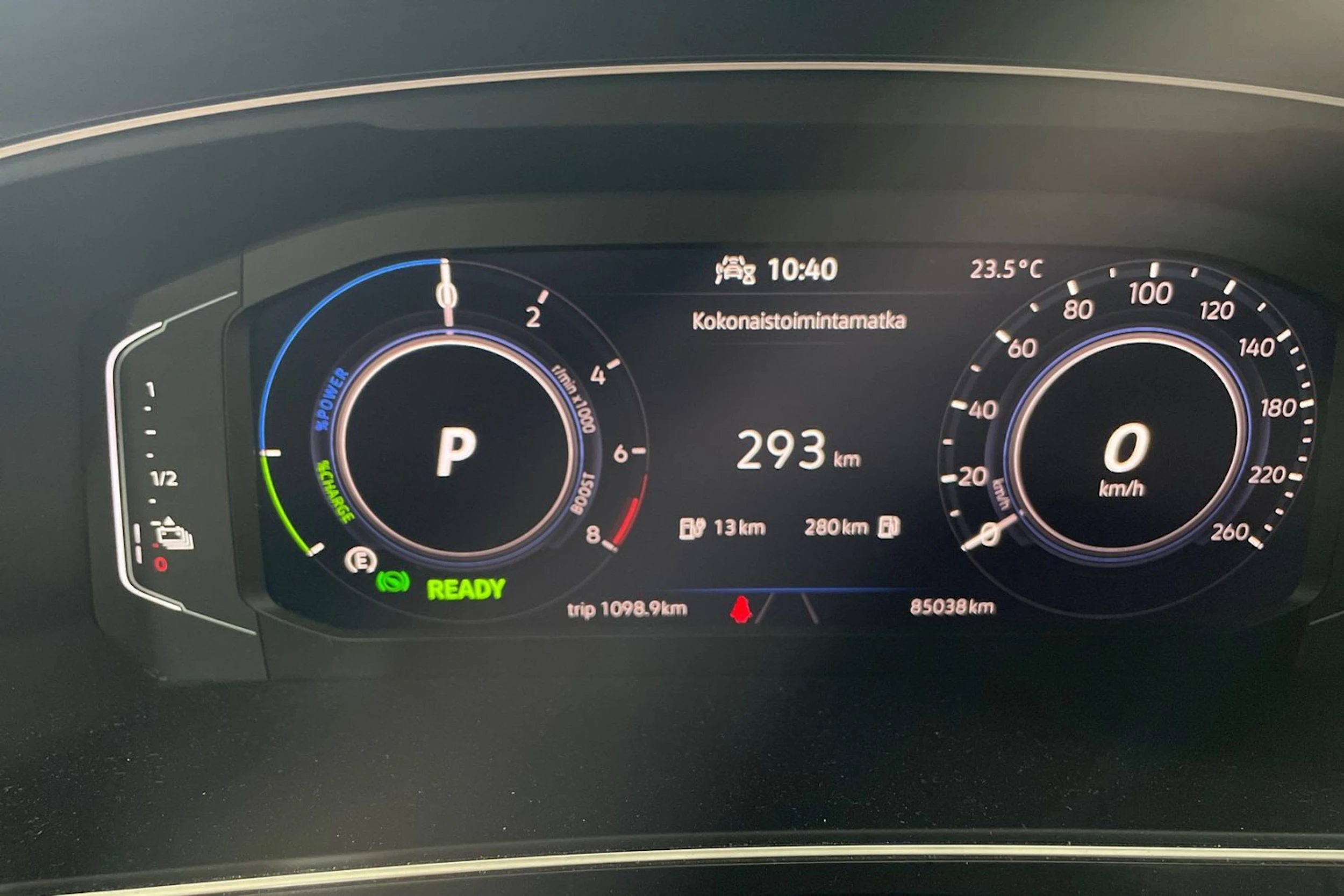 valkoinen Volkswagen Tiguan 2024 kuva 18.