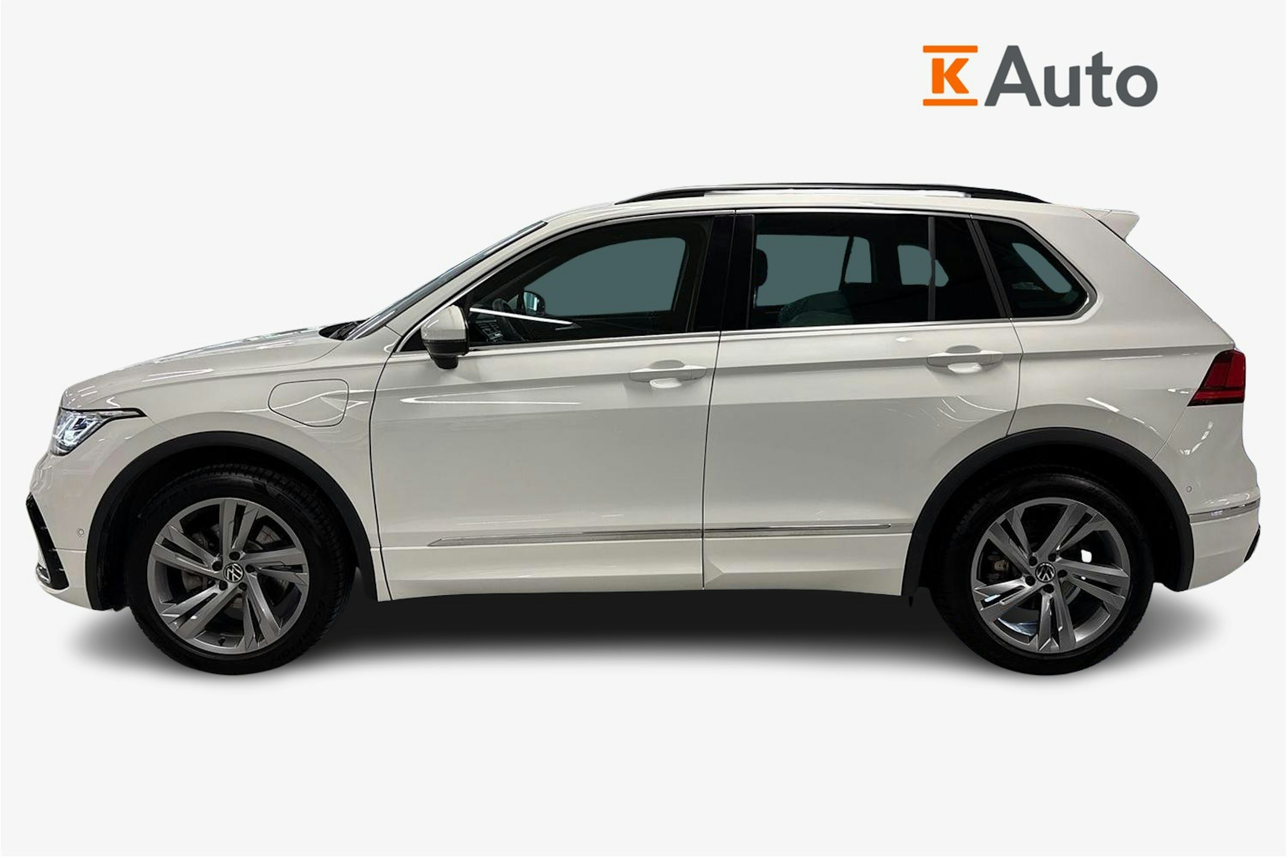 valkoinen Volkswagen Tiguan 2024 kuva 6.
