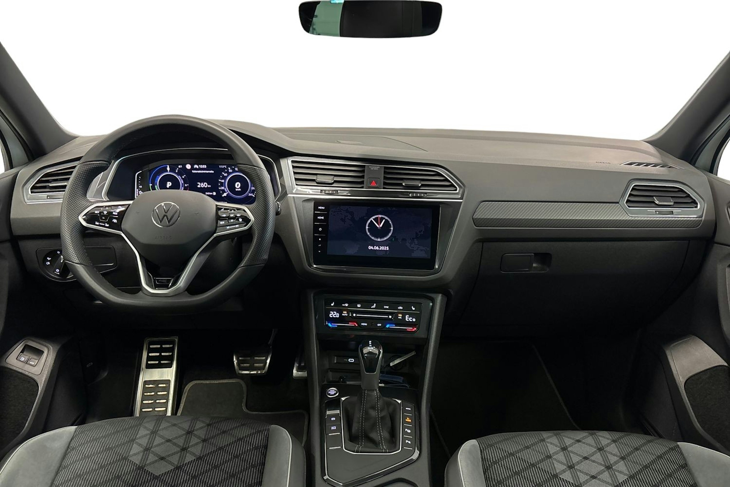 valkoinen Volkswagen Tiguan 2024 kuva 9.
