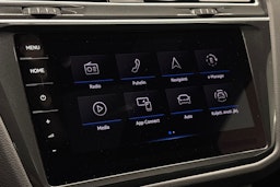 valkoinen Volkswagen Tiguan 2024 kuva 14.