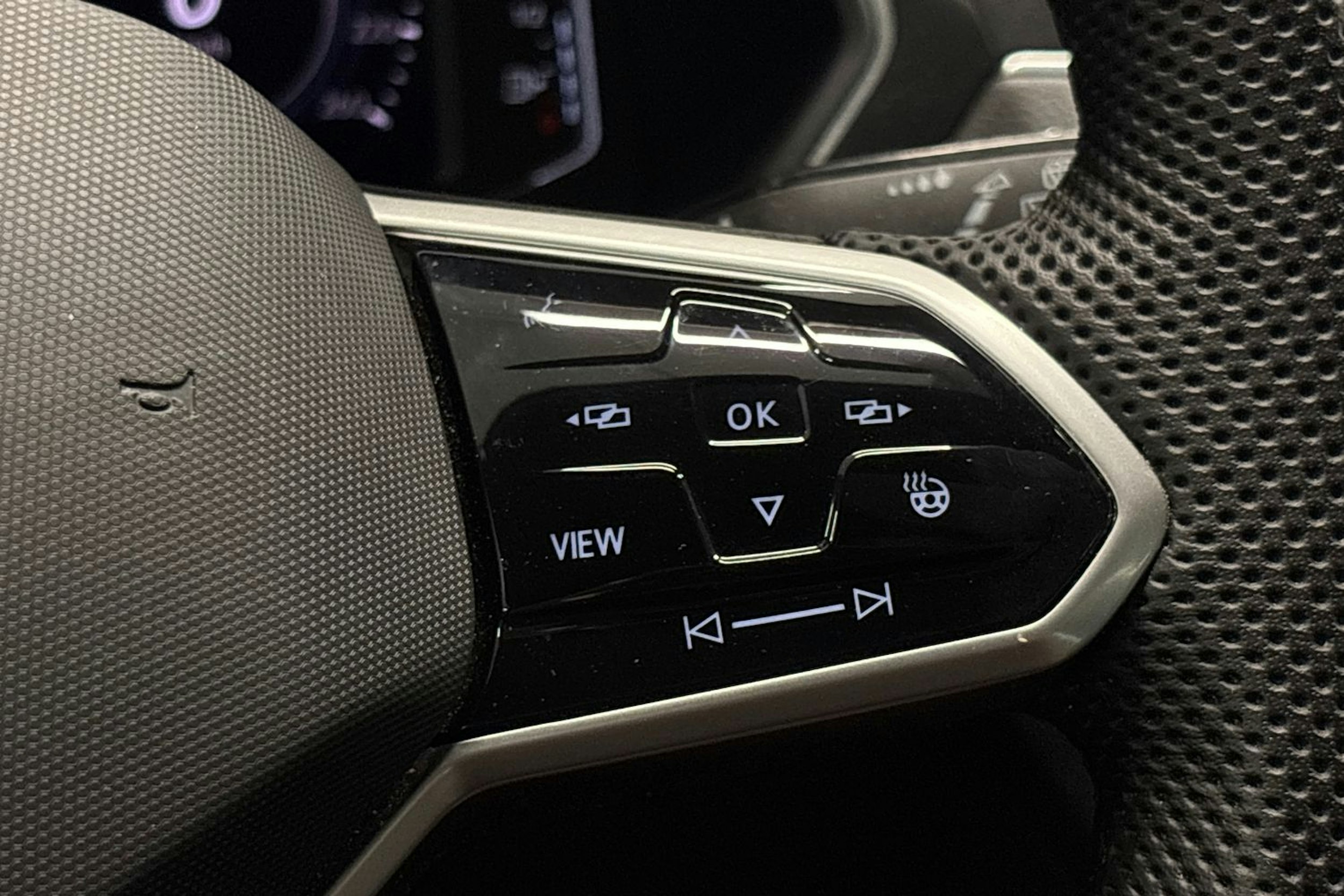 valkoinen Volkswagen Tiguan 2024 kuva 17.