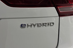 valkoinen Volkswagen Tiguan 2024 kuva 29.