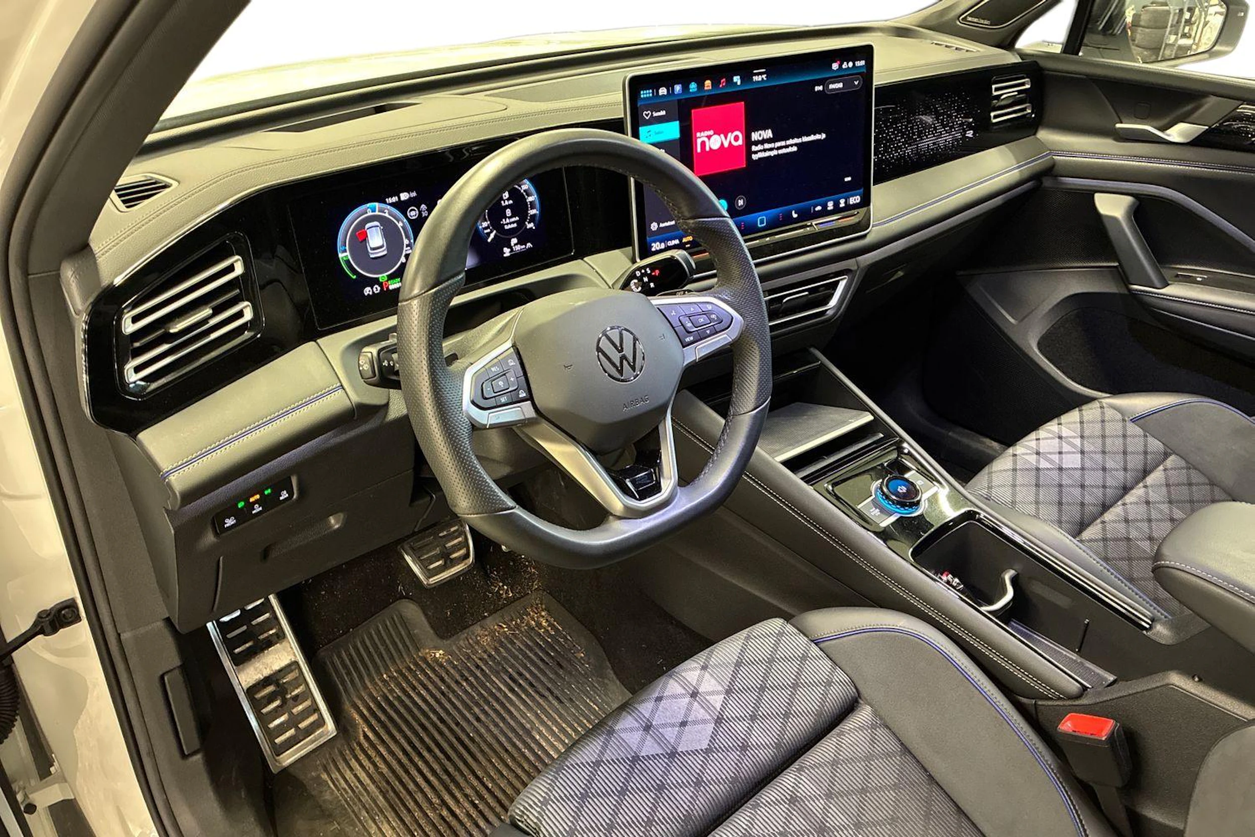 valkoinen Volkswagen Tiguan 2024 kuva 3.