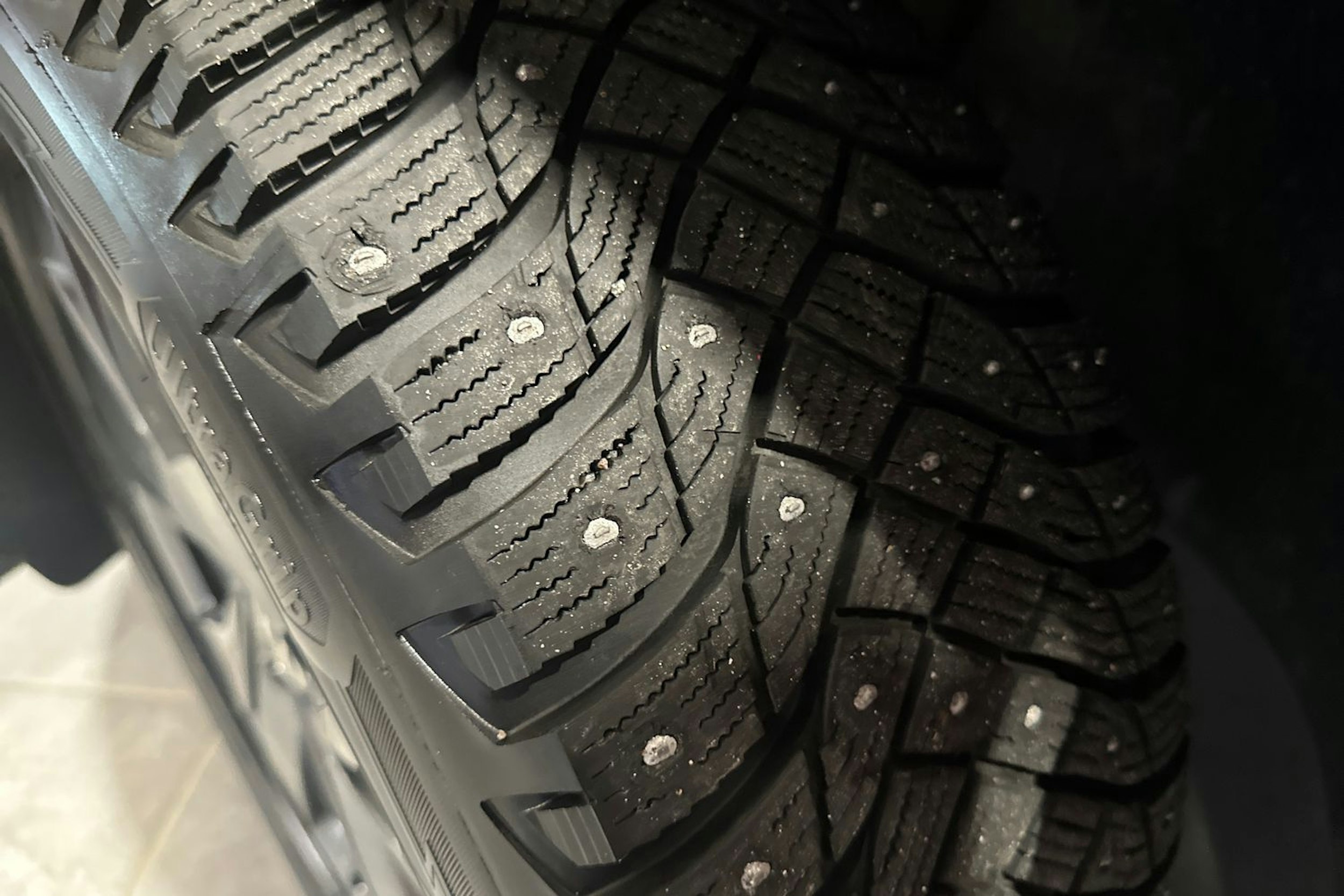 oranssi Volkswagen Tiguan 2024 kuva 13.